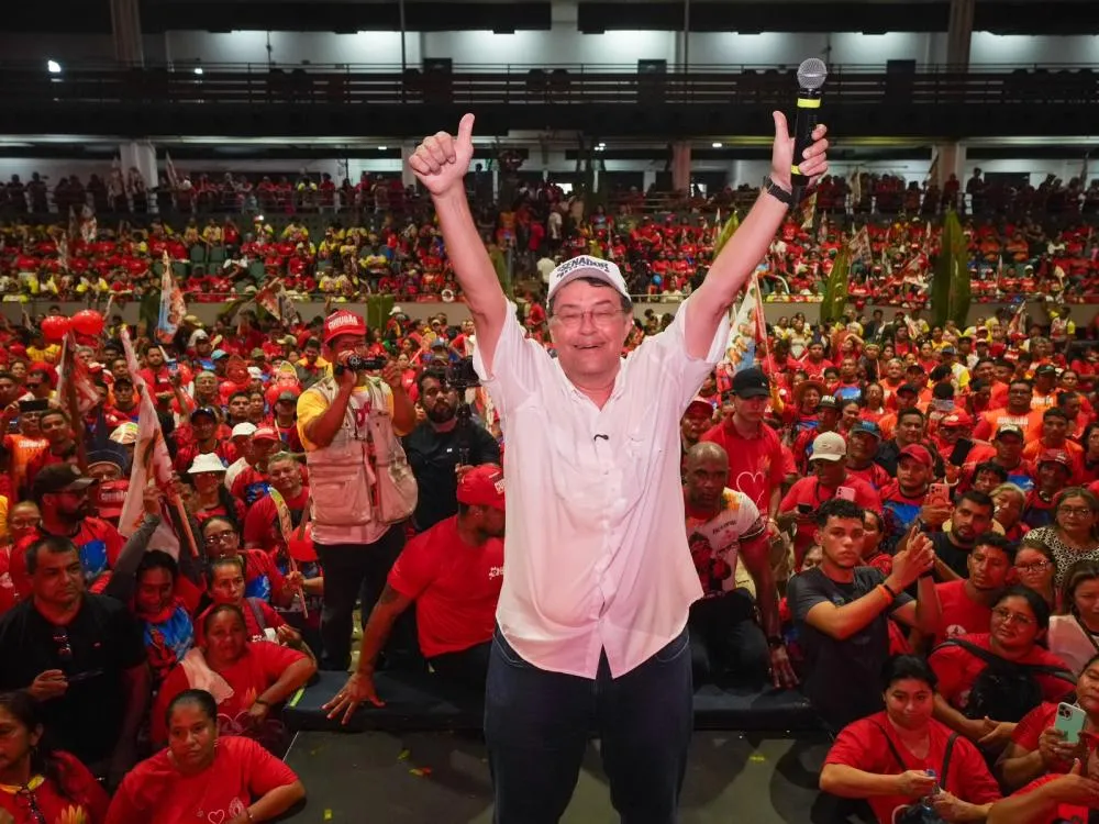 Eduardo Braga faz história e conquista terceiro mandato consecutivo no Senado